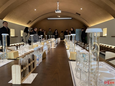 打通市域“斷頭路”24條，市民觀察員走上成都街頭體驗“住”得幸?！靶小钡梅奖? />
</span>
<span id=