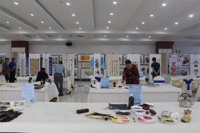 翰墨草原·舞動星河——第二屆草原文化書畫藝術(shù)節(jié)舞臺藝術(shù)造型策劃